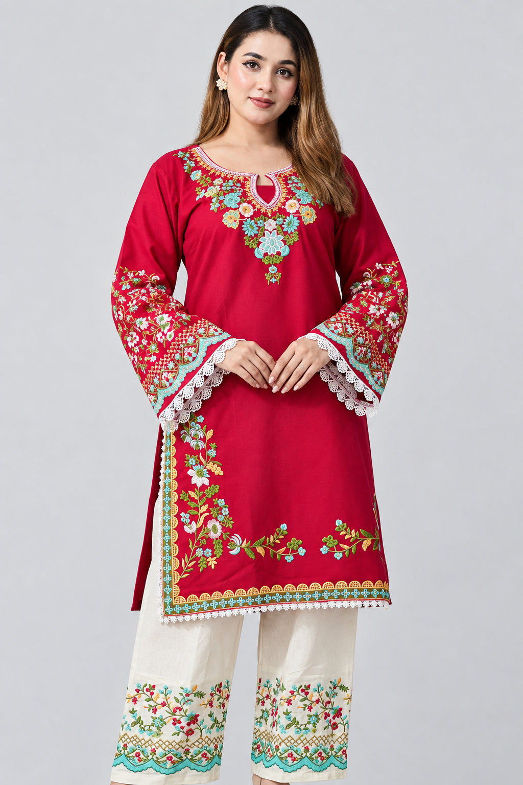 Neckline and sleeve detail